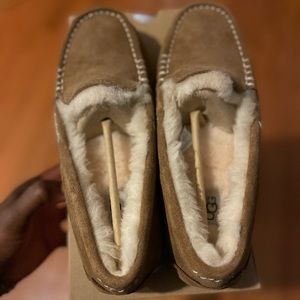 *BRAND NEW* UGG MOCCASINS